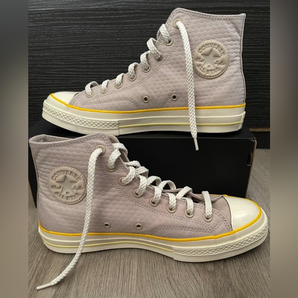 Converse Chuck 70 High Top Sneakers - Women’s 11 / Men’s 9 - Picture 1 of 5